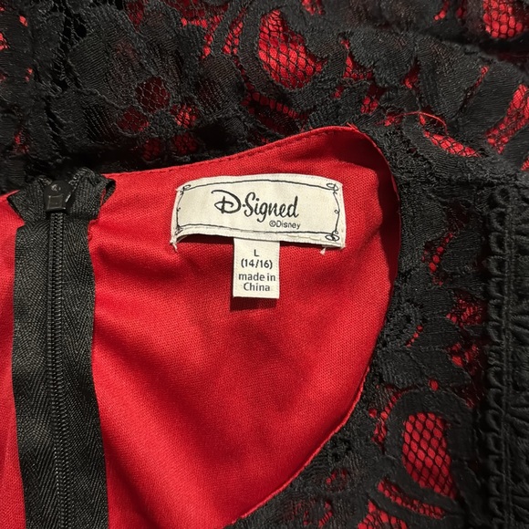 D-Signed Disney Dress - Picture 5 of 5